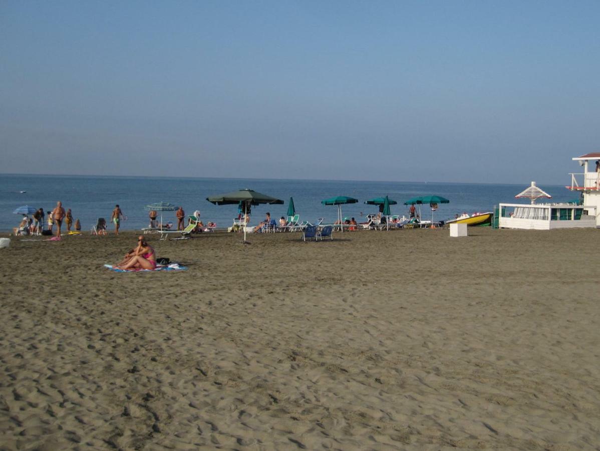 Happy House Mare Di Roma Villa Lido di Ostia Dış mekan fotoğraf